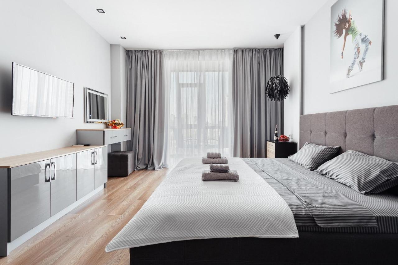 Grey Apartment Odesa Exterior foto
